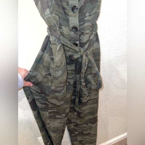 SANCTUARY Womens Camo Green Breezy Sleeveless Jumpsuit Adjustable Strap Size S - Picture 3 of 9